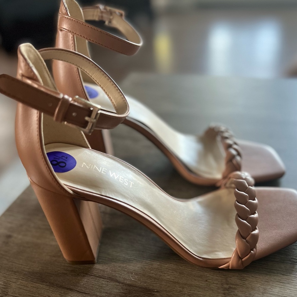 Nine West Tan Heels - BRAND NEW WITH TAGS